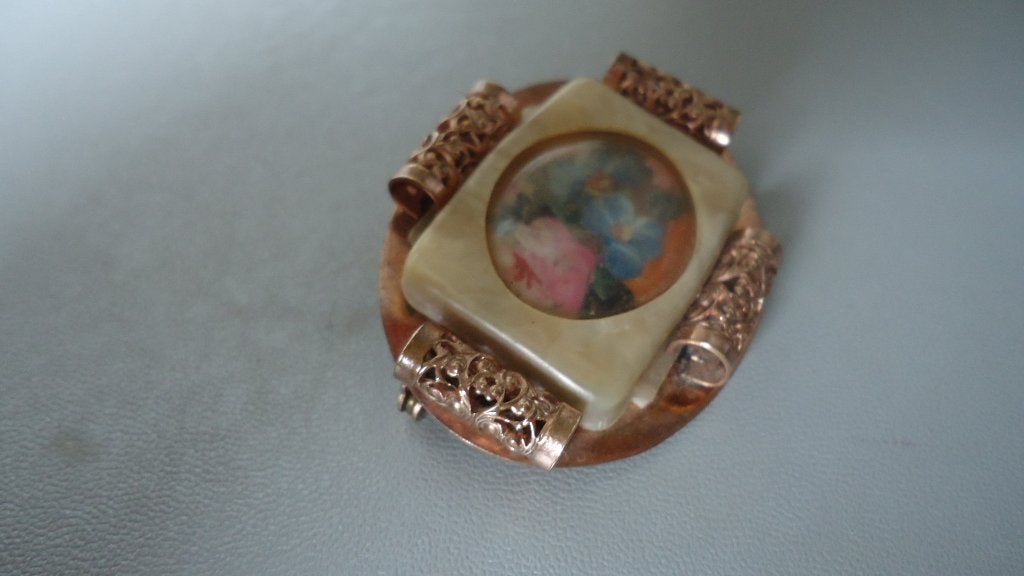 Aparte oude broche met bloem afbeelding, Sieraden, Tassen en Uiterlijk, Broches, Overige materialen, 4 tot 7 cm, Gebruikt, Ophalen of Verzenden