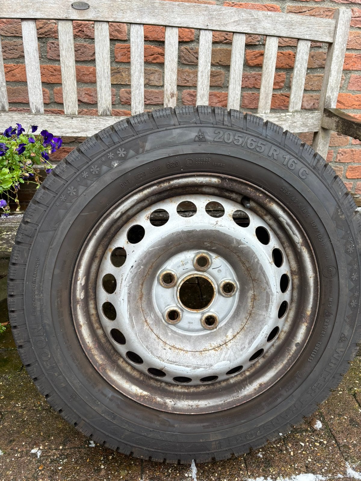 Winterbanden VW Transporter 3 stuks, Ophalen, 16 inch, Banden en Velgen, Winterbanden
