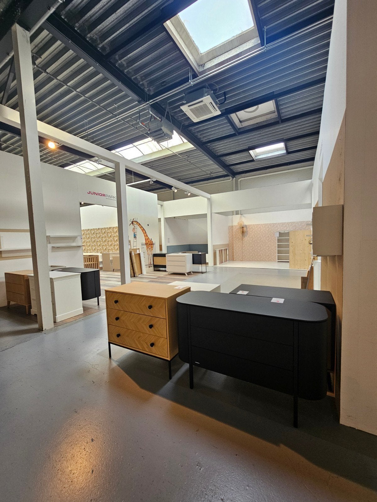 Showmodel outlet commodes, Ophalen, Zo goed als nieuw