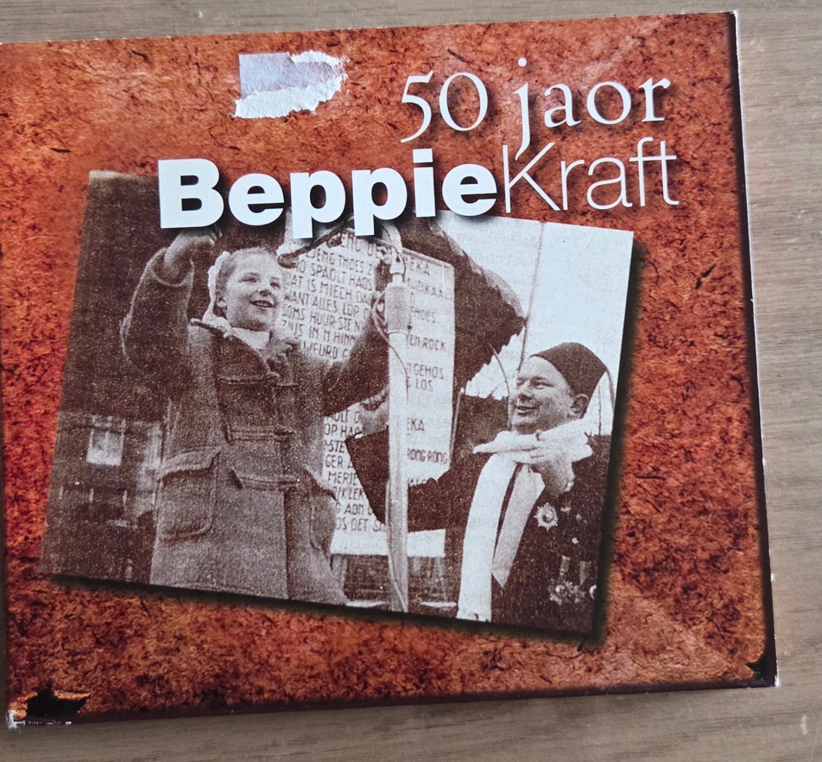 Beppie Kraft - 50 Jaor Beppie Kraft (2CD) 1993-2008, Cd's en Dvd's, Ophalen of Verzenden, Zo goed als nieuw, Verzamelalbum, Inclusief doosje