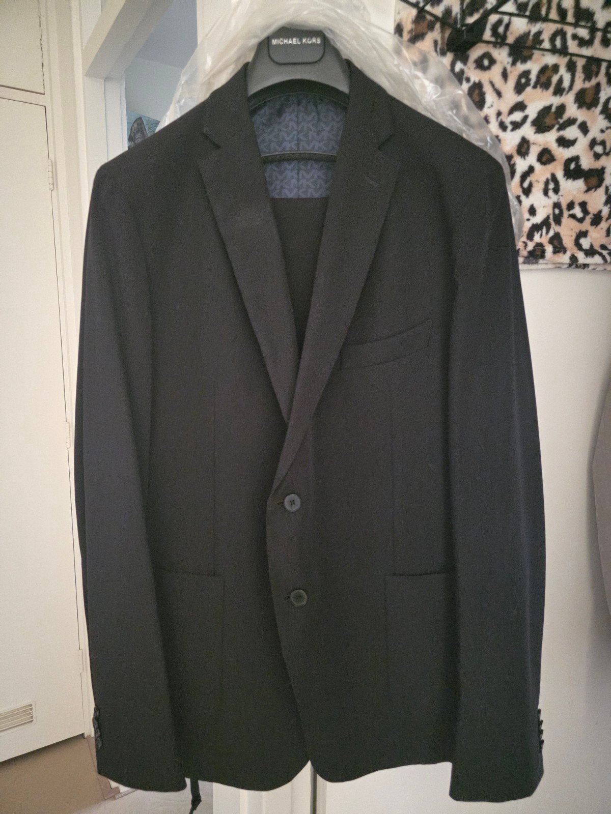 michael kors kostuum, Ophalen of Verzenden, Zo goed als nieuw, Maat 56/58 (XL), Zwart