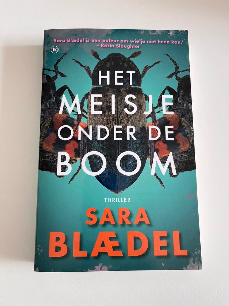 Het meisje onder de boom - Sara Blaedel, Boeken, Ophalen of Verzenden, Zo goed als nieuw