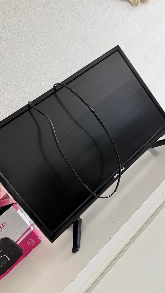 Salora 22" Full HD LED TV - Compact en compleet, Overige merken, 50 Hz, Ophalen of Verzenden, 40 tot 60 cm