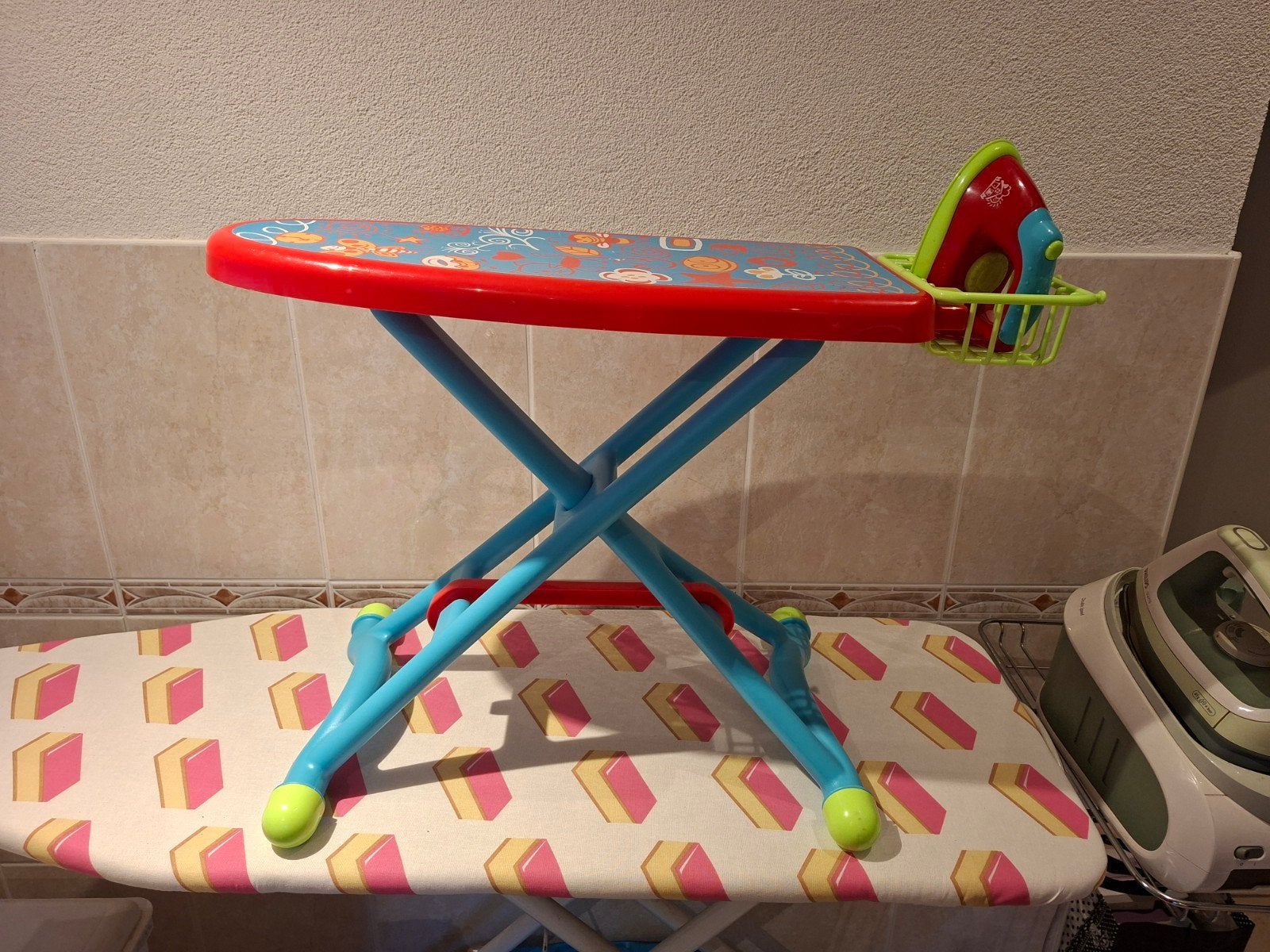 Kinder speelgoed strijkplank met strijkbout vrolijke kleuren, Ophalen, Jongen of Meisje