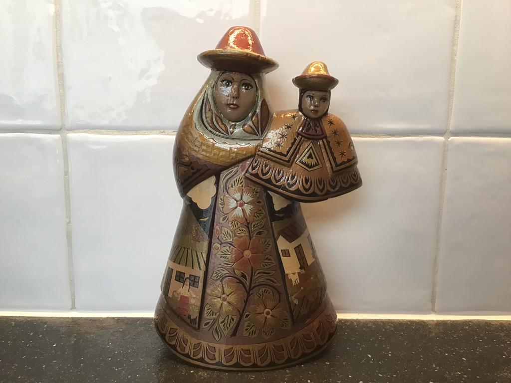 Hout beeld van Moeder en kind.Colombia gesigneerd.Mopa Mopa, Verzamelen, Beelden en Beeldjes, Ophalen of Verzenden, Zo goed als nieuw