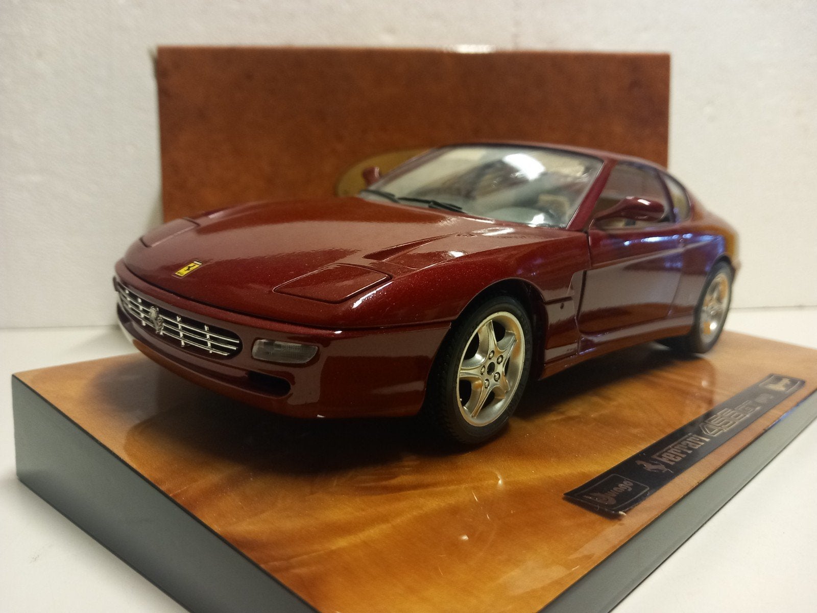 Ferrari 456 GT bordeaux Luxe plateau Bburago 1:18 KRD, Hobby en Vrije tijd, Modelauto's | 1:18, Ophalen of Verzenden, Zo goed als nieuw