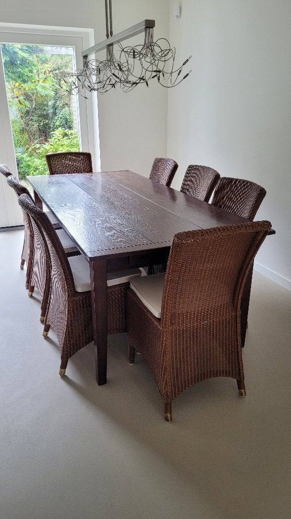 Eiken eettafel 100x220 cm (verlengbaar) met 8 stoelen