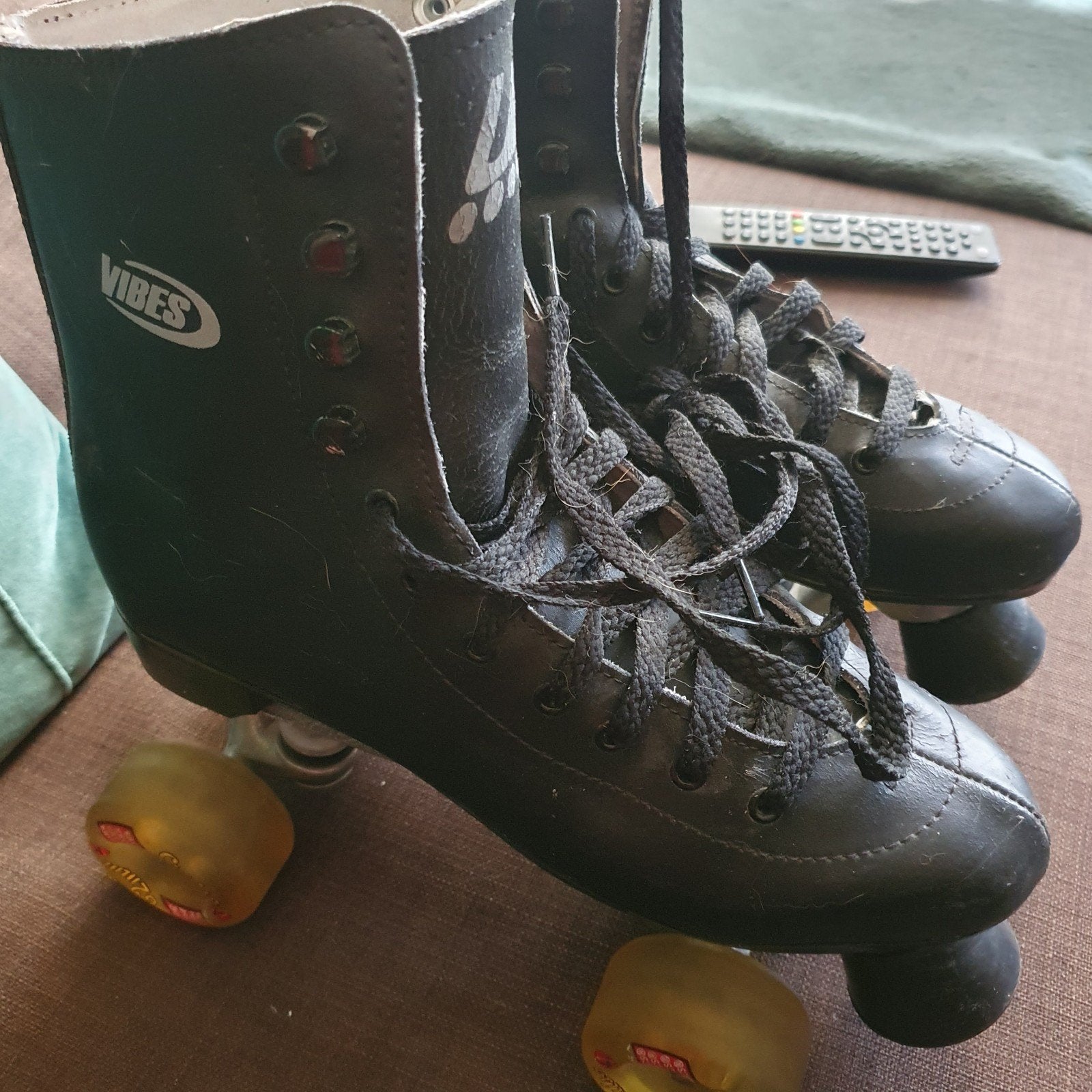 Zwarte rolschaatsen/roller skates Vibes - Maat 41, Sport en Fitness, Schaatsen, Ophalen, Gebruikt, Overige typen, Overige merken