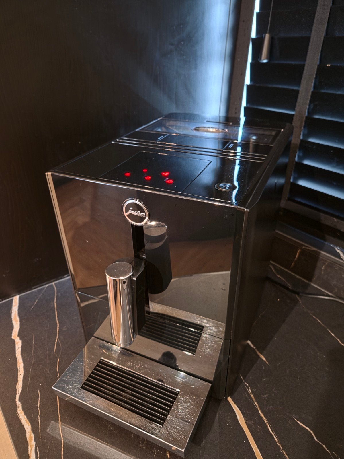 Jura A1 piano black [ Garantie & onderhoudsbeurt ], Afneembaar waterreservoir, 10 kopjes of meer, Koffiemachine, Ophalen of Verzenden