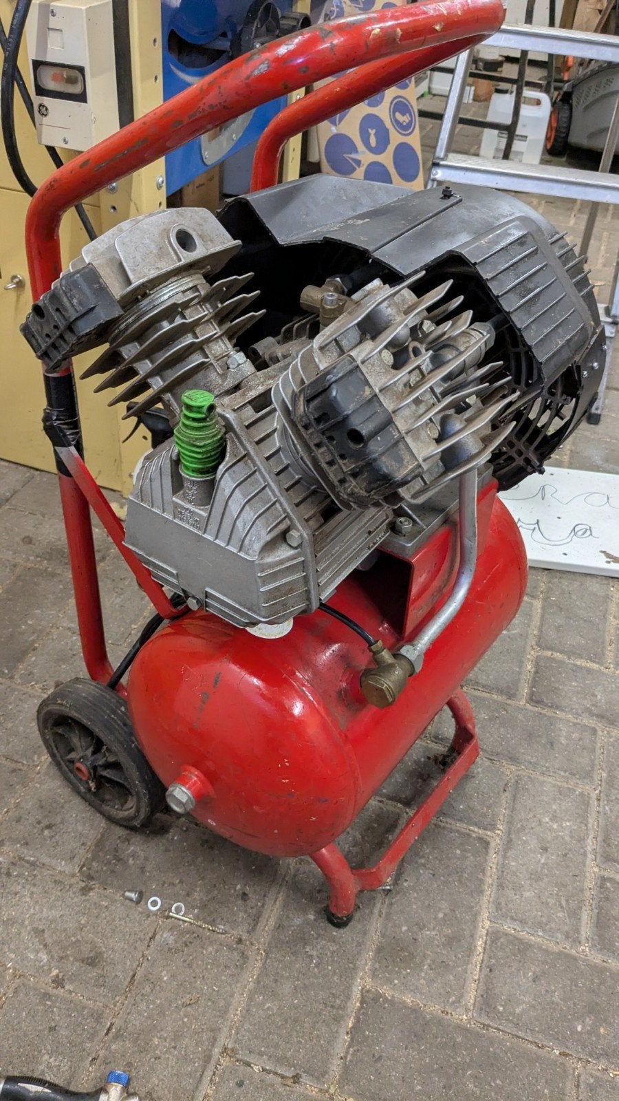 Fini of fiac compressor, Doe-het-zelf en Verbouw, Compressors, Gebruikt, 6 tot 10 bar, Minder dan 25 liter, 200 tot 400 liter/min