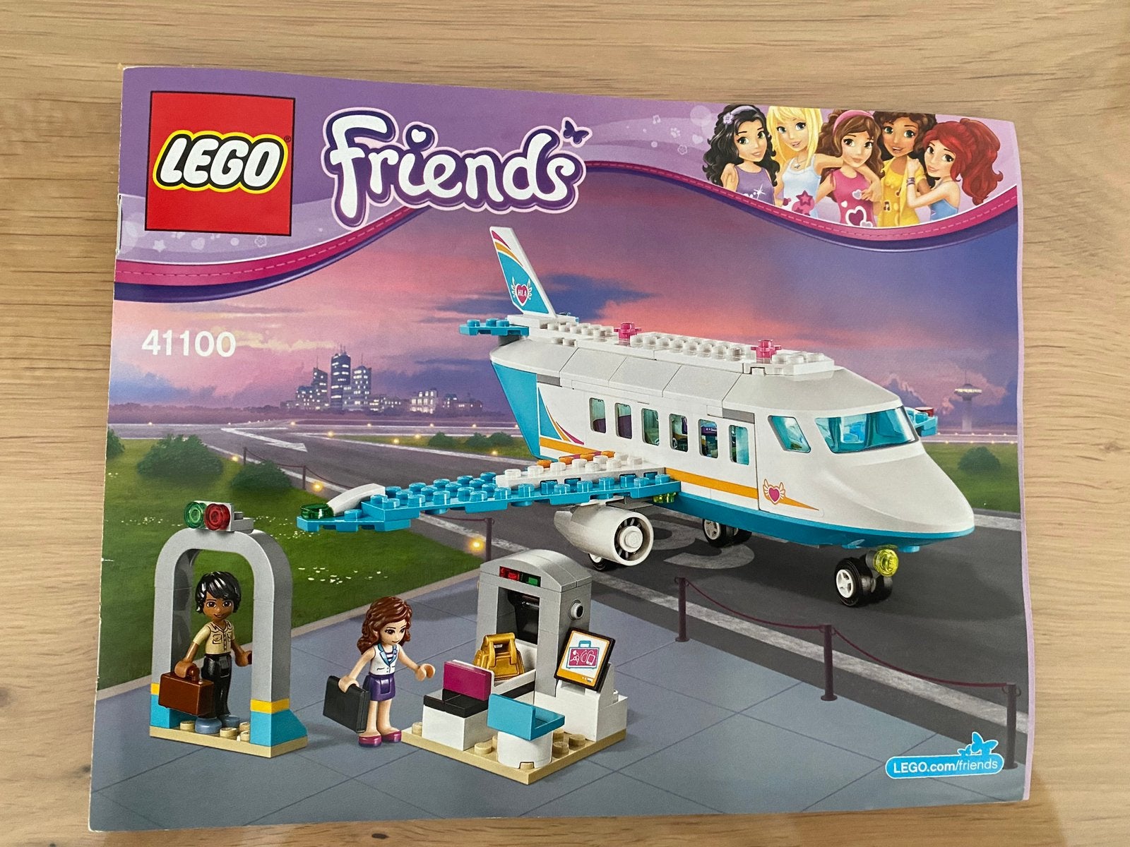 LEGO Friends Heartlake Private Jet 41100, Lego, Friends, Ophalen of Verzenden, Zo goed als nieuw
