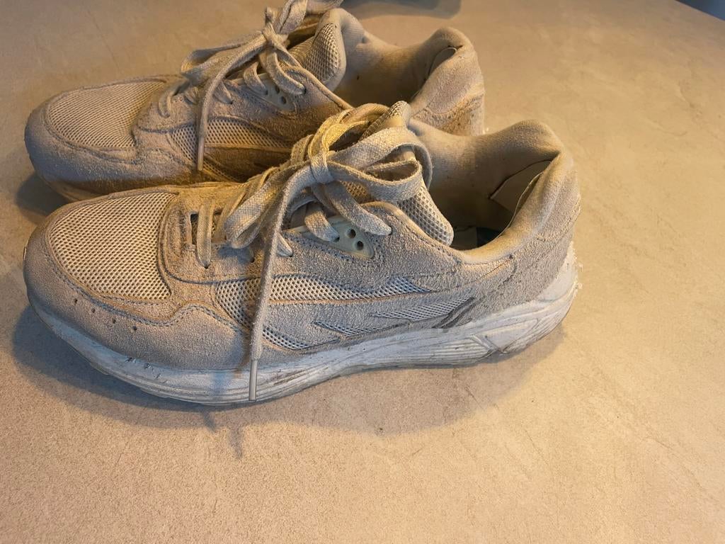 Hi-Tec HTS74 Suede Sneakers Beige Maat 43, Ophalen of Verzenden, Gedragen, Overige kleuren, Sneakers of Gympen