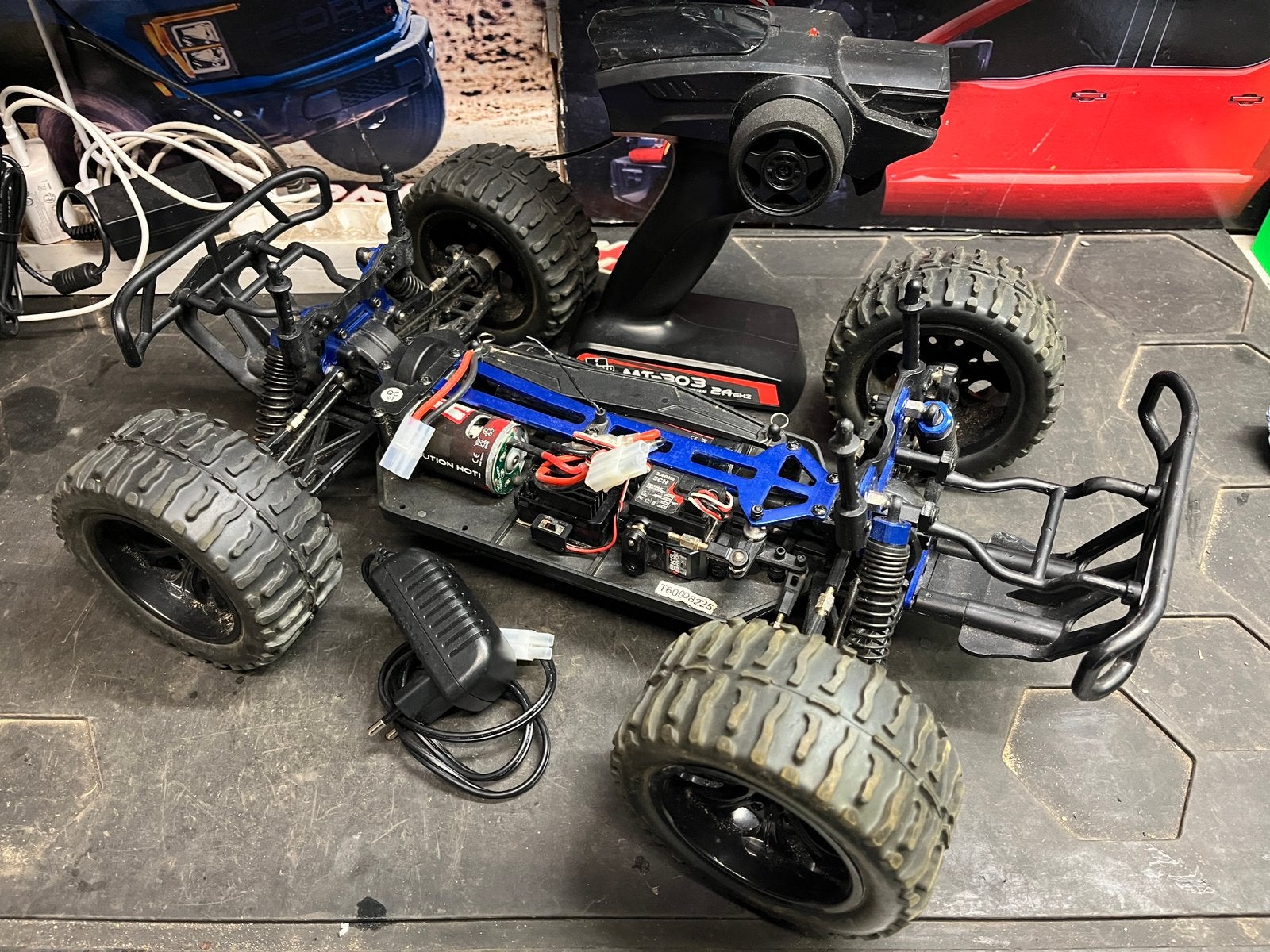 Himoto Brontosaurus RC monstertruck auto 1/10 (geen body), Elektro, Auto offroad, Ophalen of Verzenden, Zo goed als nieuw