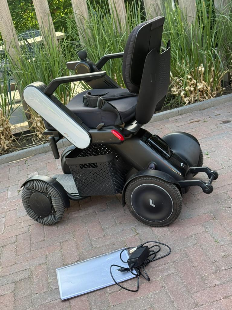 Mooie Whill C2 elektrische rolstoel. Nieuwe accu, garantie!, Ophalen of Verzenden, Inklapbaar, Zo goed als nieuw, Elektrische rolstoel