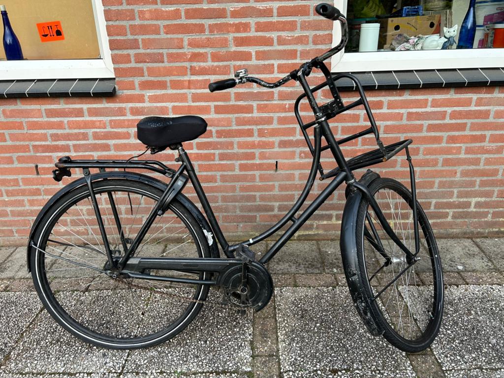 Zwarte transportfiets met voordrager en terugtraprem, Fietsen en Brommers, Fietsen | Dames | Damesfietsen, Gebruikt, Overige merken