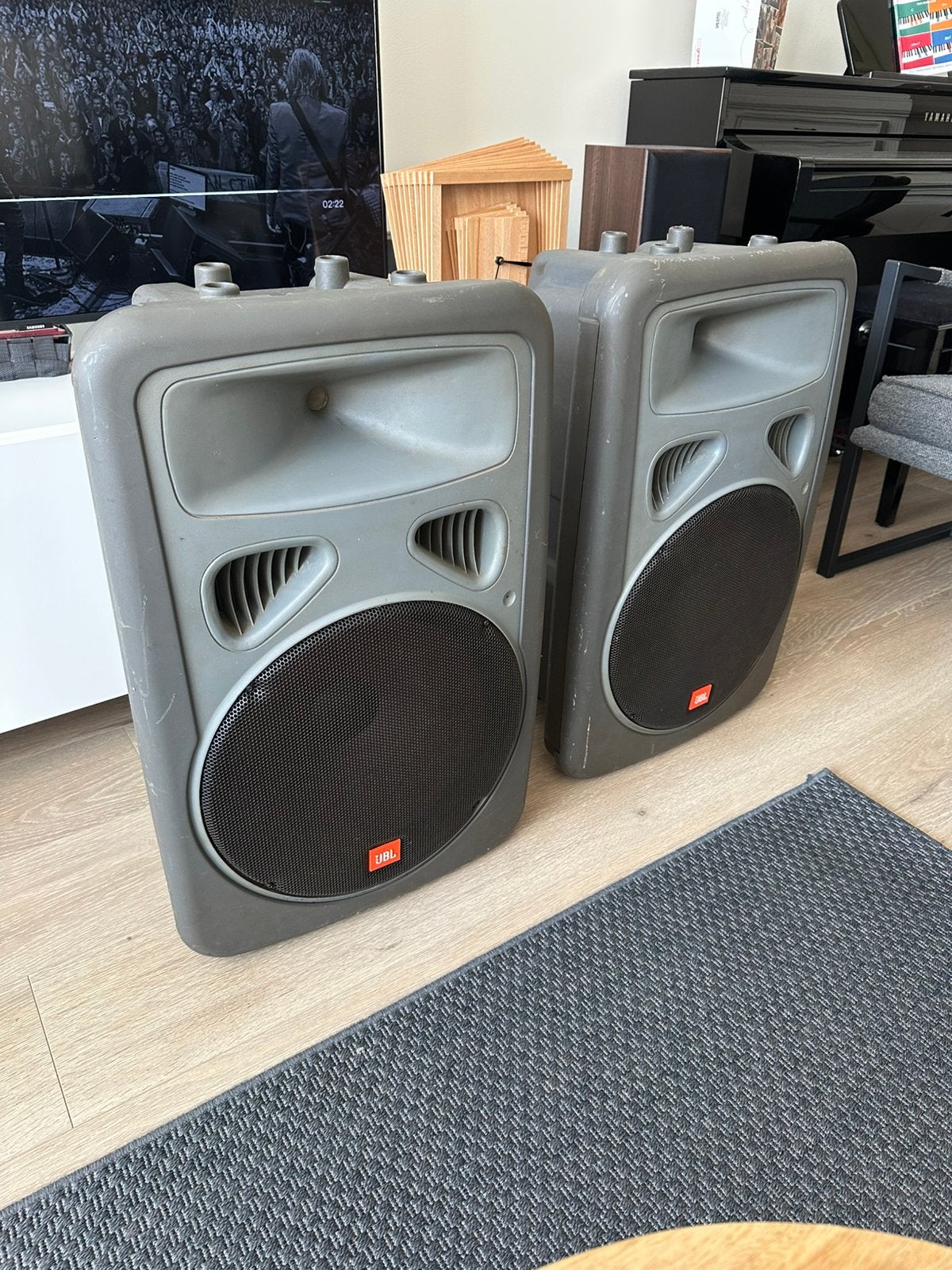 JBL EON POWER 15, Ophalen, JBL, Zo goed als nieuw, 120 watt of meer