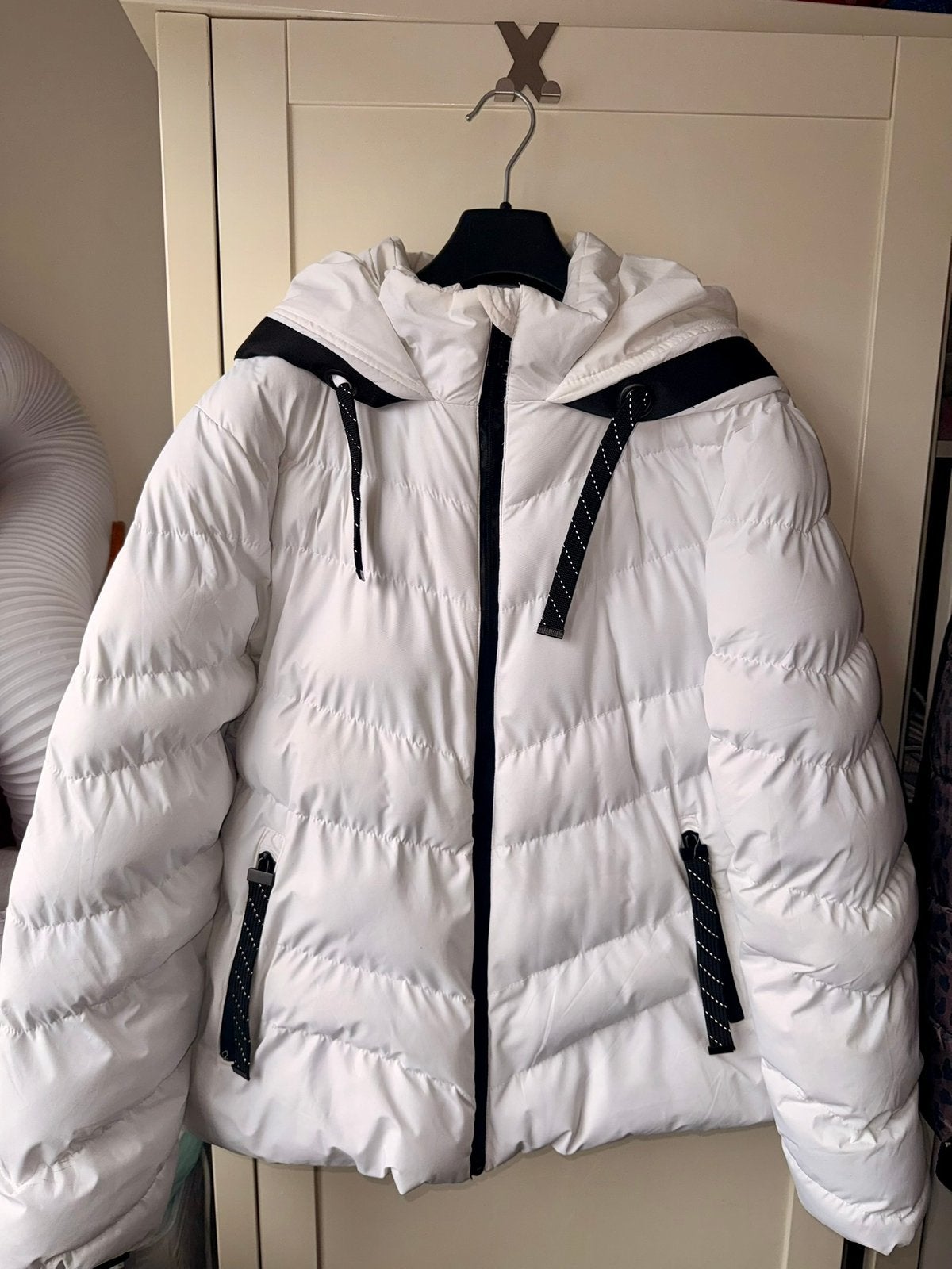 Witte Gewatteerde Winterjas / Puffer Jacket - Maat 42, Ophalen, Zo goed als nieuw, Maat 42/44 (L), Wit