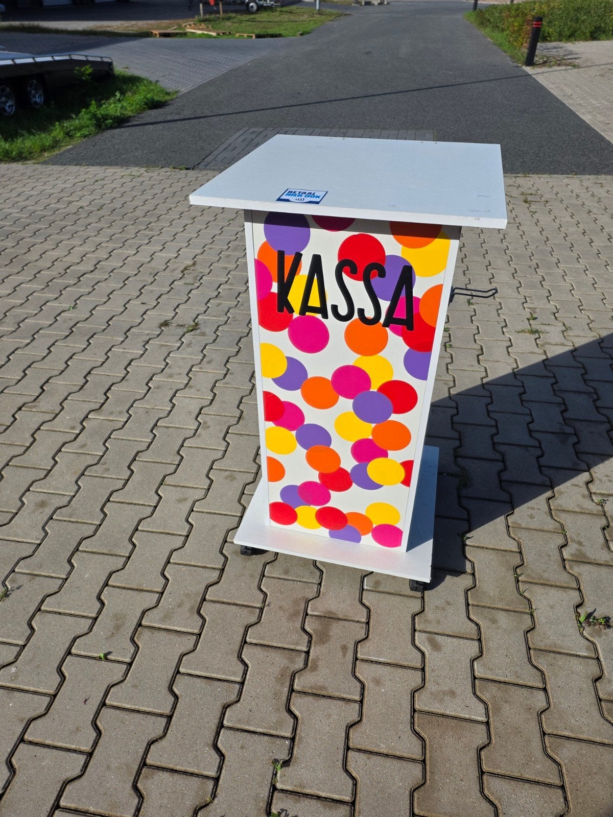 Kassa/Receptiebalie met kleurrijk design - t.e.a.b., Ophalen