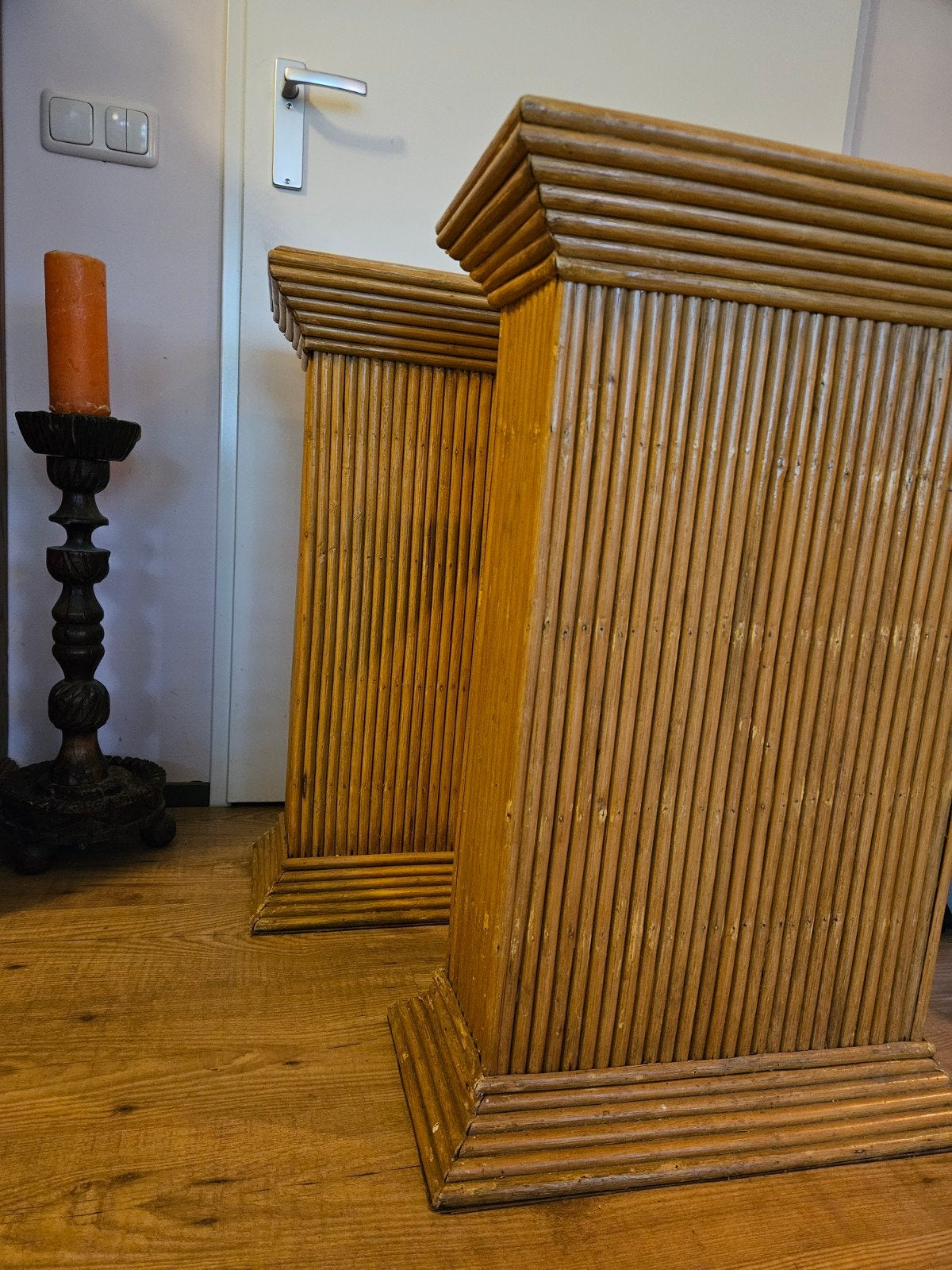 Twee bamboe zuilen/sokkels, Ophalen