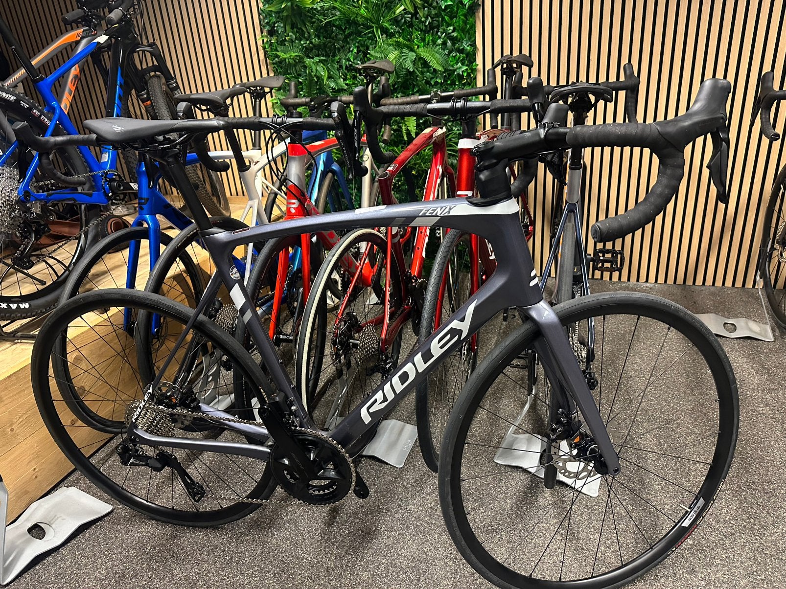 div nieuwe Ridley fenix 105 di2 €1999,-, Fietsen en Brommers, Meer dan 20 versnellingen, Ophalen, Overige merken, Nieuw
