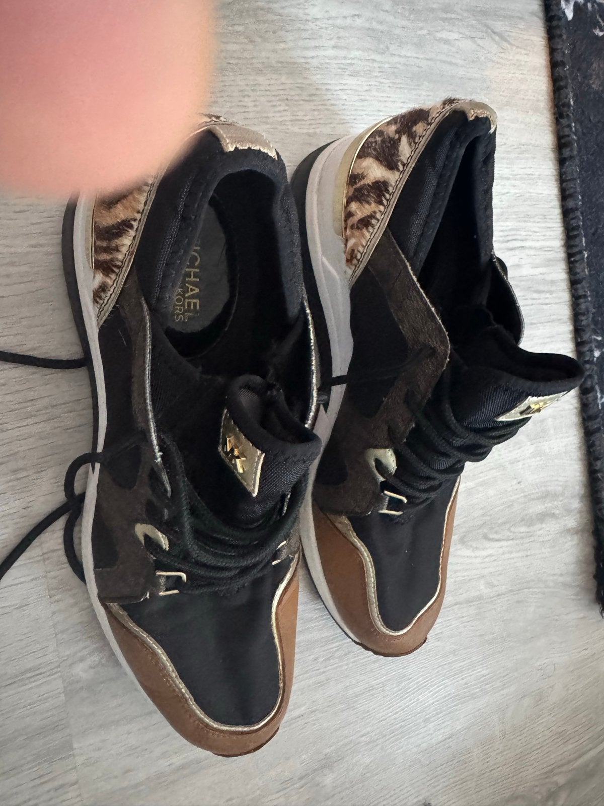 Michael Kors Sneakers - Zwart/Goud met Luipaardprint, Kleding | Dames, Schoenen, Ophalen of Verzenden, Gedragen, Zwart, Sneakers of Gympen