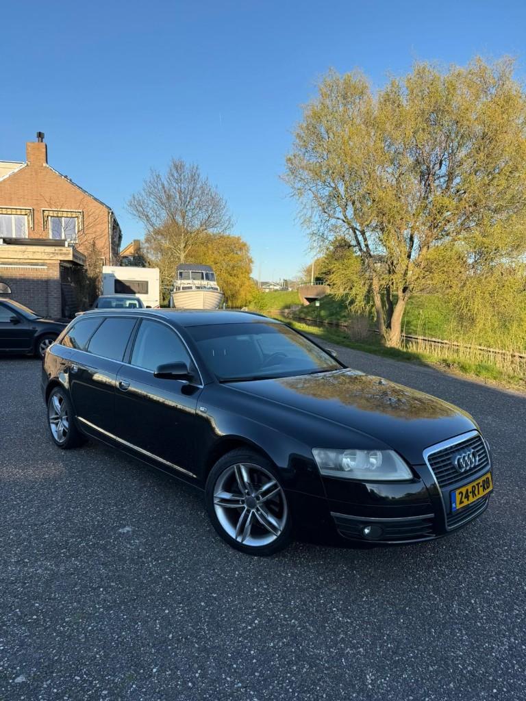 Audi A6 2.4 V6 130KW Avant 2005 Zwart, Voorwielaandrijving, Stof, Zwart, Zwart