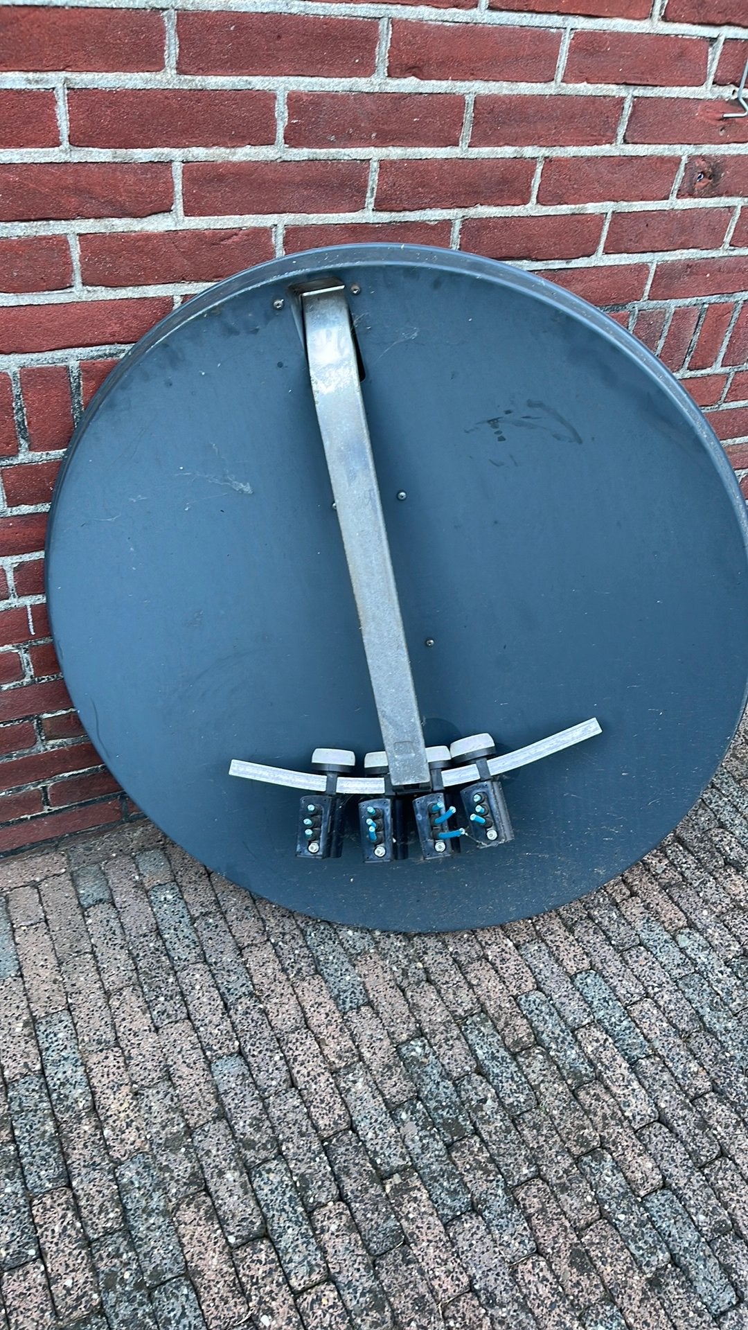 Schotel antenne 110 cm compleet met 4 inverto lnb, Ophalen, Zo goed als nieuw, Overige merken