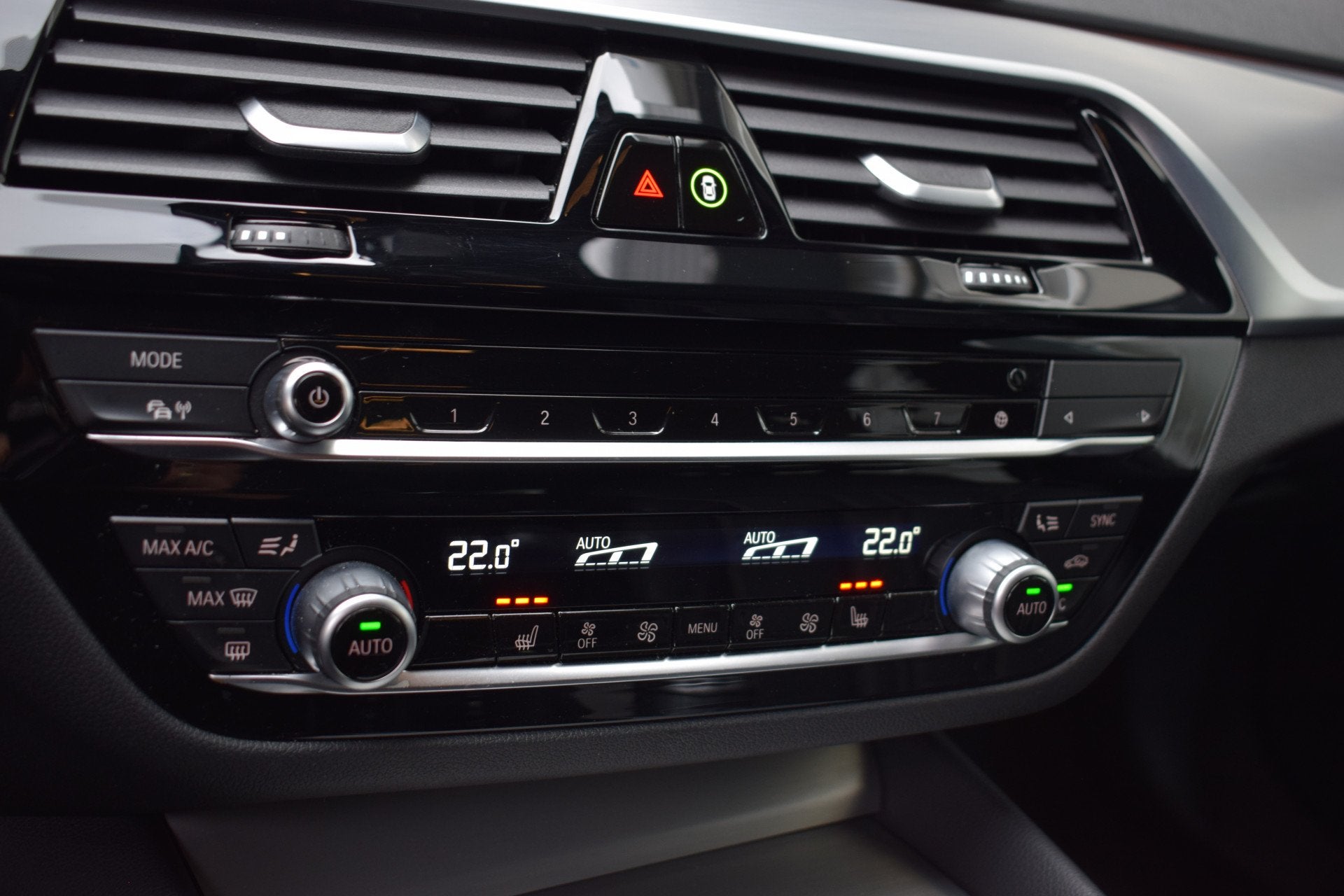 Foto 23 van BMW 5 Serie Touring 520i High Executive Edition | Sportline
