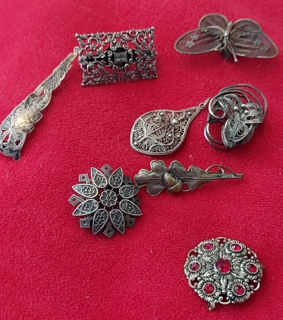 Antieke oud zilver broches, Sieraden, Tassen en Uiterlijk, Bedels, Ophalen of Verzenden, Gebruikt, Zilver, Overige merken