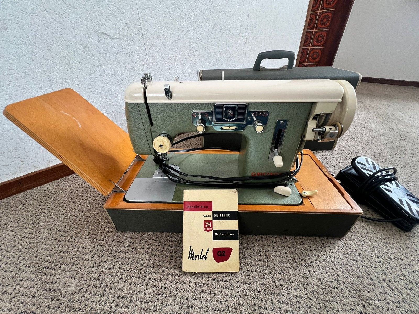 Gritzner naaimachine, Ophalen