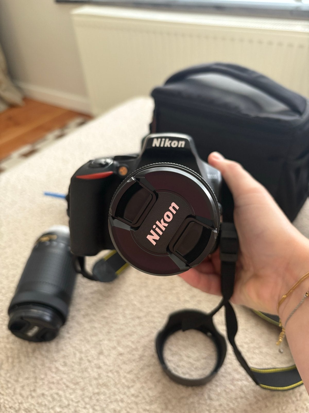Nikon D3500 Spiegelreflexcamera met 2 lenzen en accessoires, Ophalen, Spiegelreflex, Beeldstabilisatie, Zo goed als nieuw