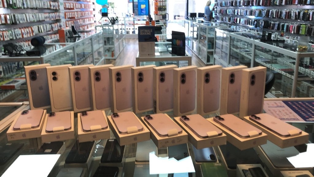 iphone 17   256gb -  iphone 16e  256gb  op voorraad, Ophalen, Zo goed als nieuw, Overige typen