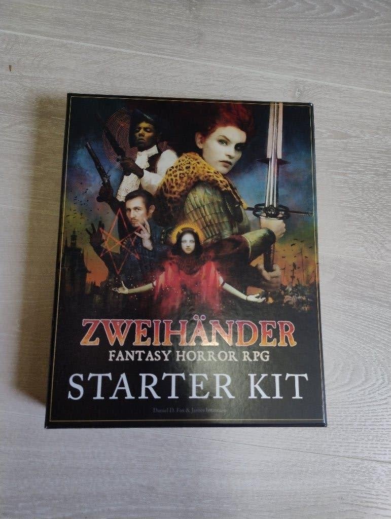 Zweihander TTRPG Starter Kit, Een of twee spelers, Ophalen of Verzenden, Zo goed als nieuw