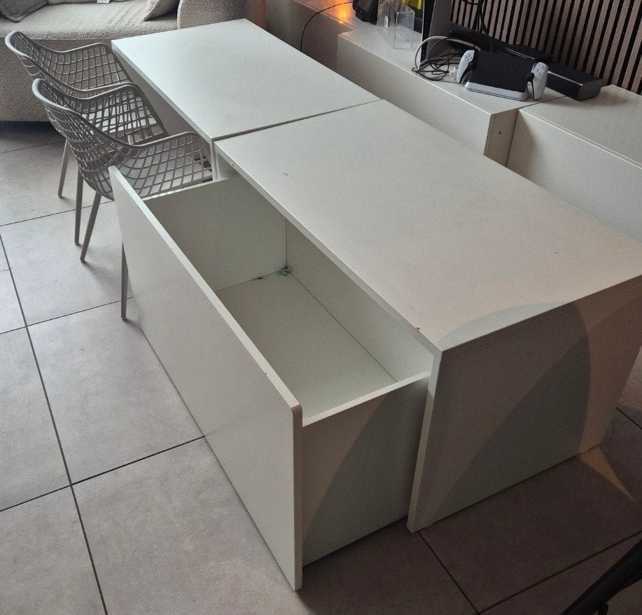 Witte  tafel/bureau met opbergruimte ikea, Huis en Inrichting, Ophalen, Overige materialen, Gebruikt, 100 tot 150 cm