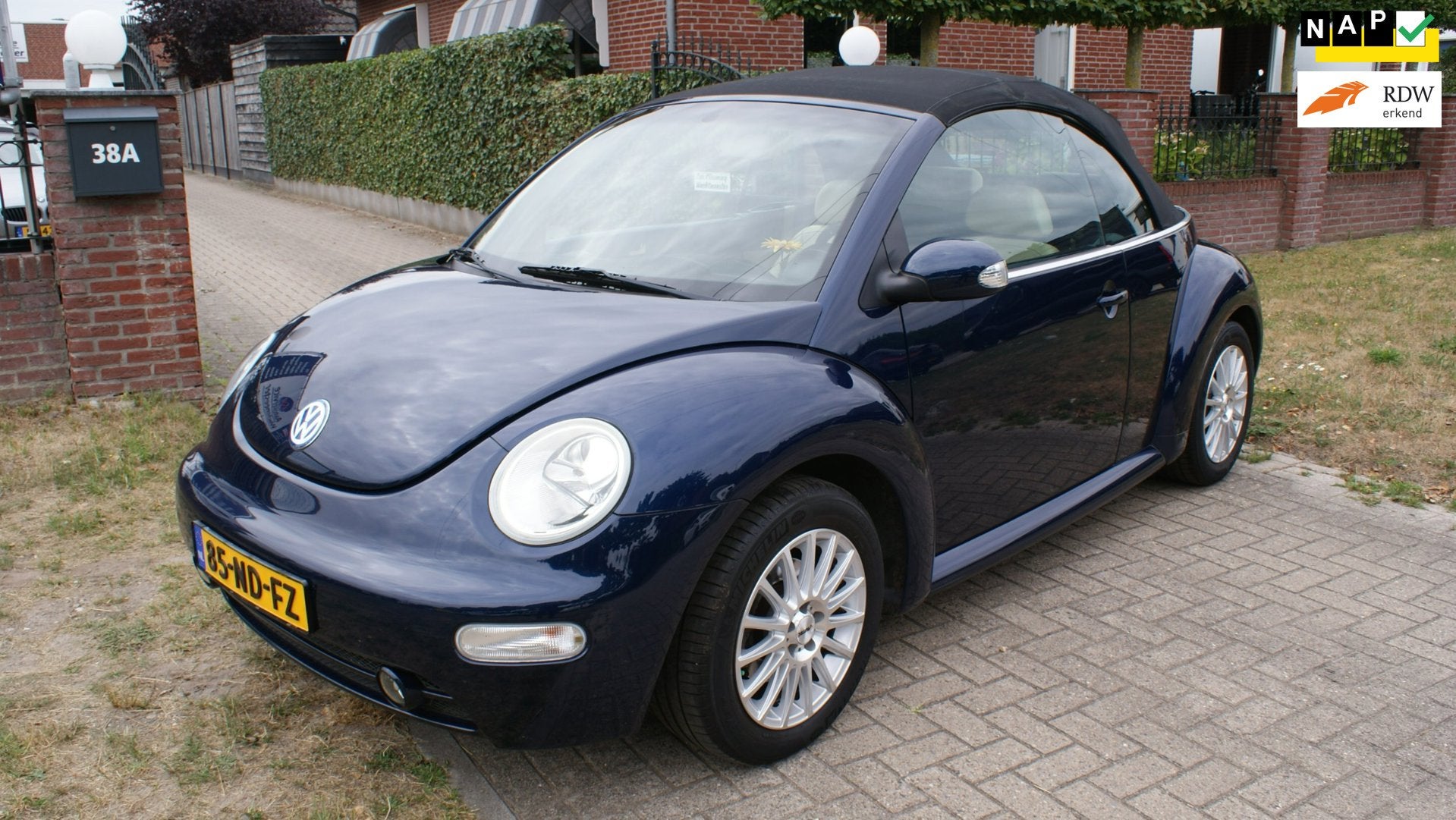 Volkswagen New Beetle Cabriolet 2.0, Auto's, Voorwielaandrijving, Gebruikt, 4 cilinders, Bedrijf