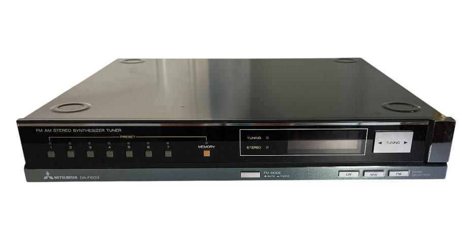 Mitsubishi DA-F603 FM/AM Stereo Synthesizer Tuner., Ophalen of Verzenden, Zo goed als nieuw