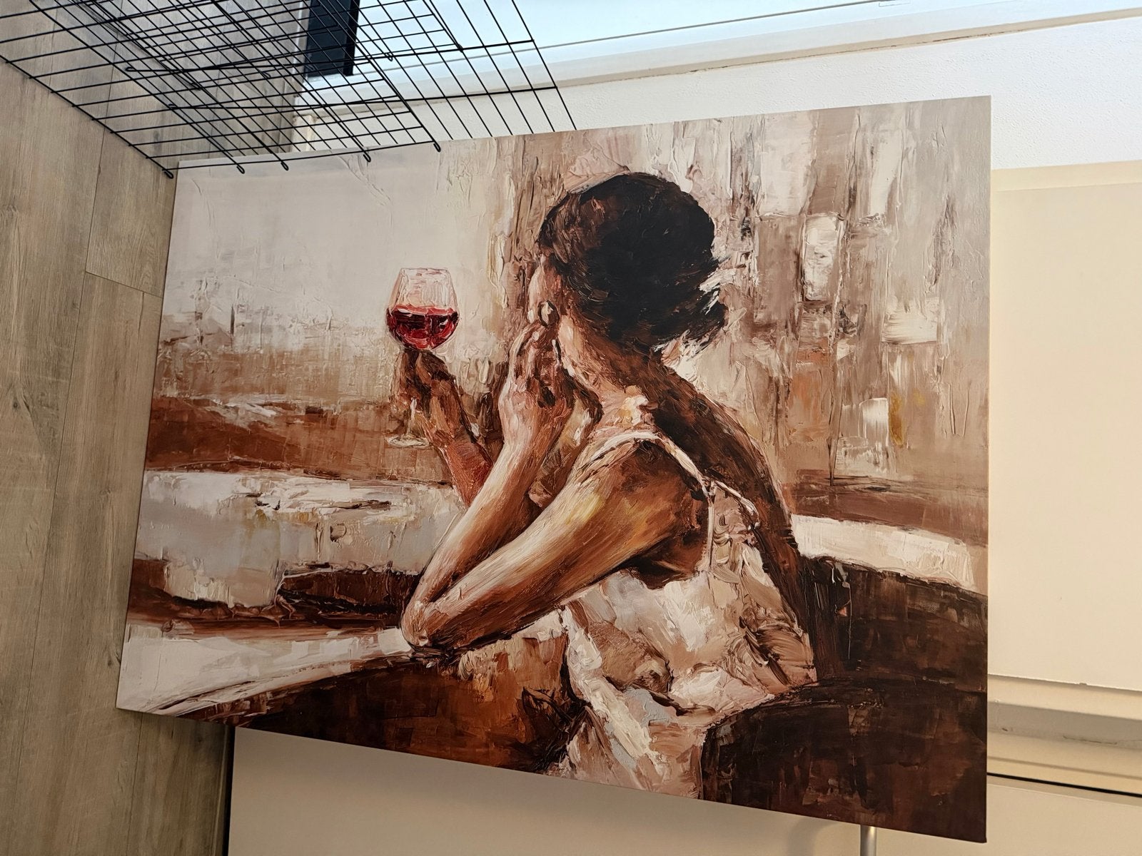 Schilderij met vrouw en wijnglas - beige en bordeauxrood, Ophalen, Doek, Portret of Personen, Realistisch