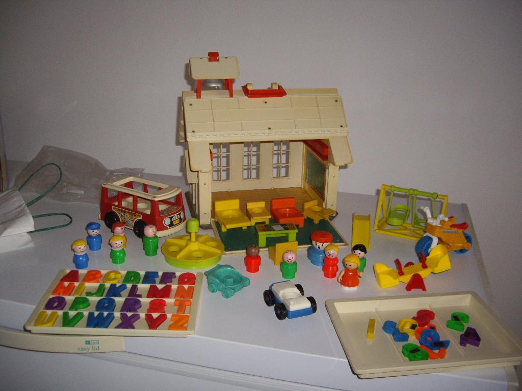 vintage f p schooltje+schoolbus met veel acc, Ophalen, Gebruikt, Speelset, Met geluid