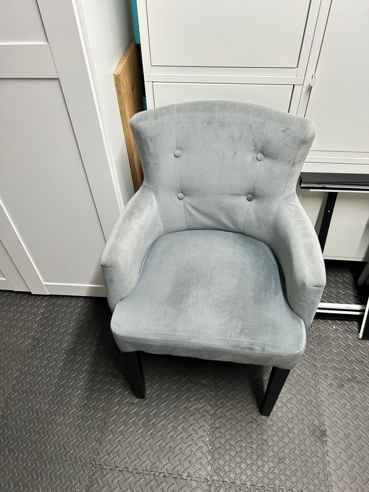 Grijze velvet stoel rofra home, Huis en Inrichting, Fauteuils, Ophalen of Verzenden, Zo goed als nieuw, 75 tot 100 cm