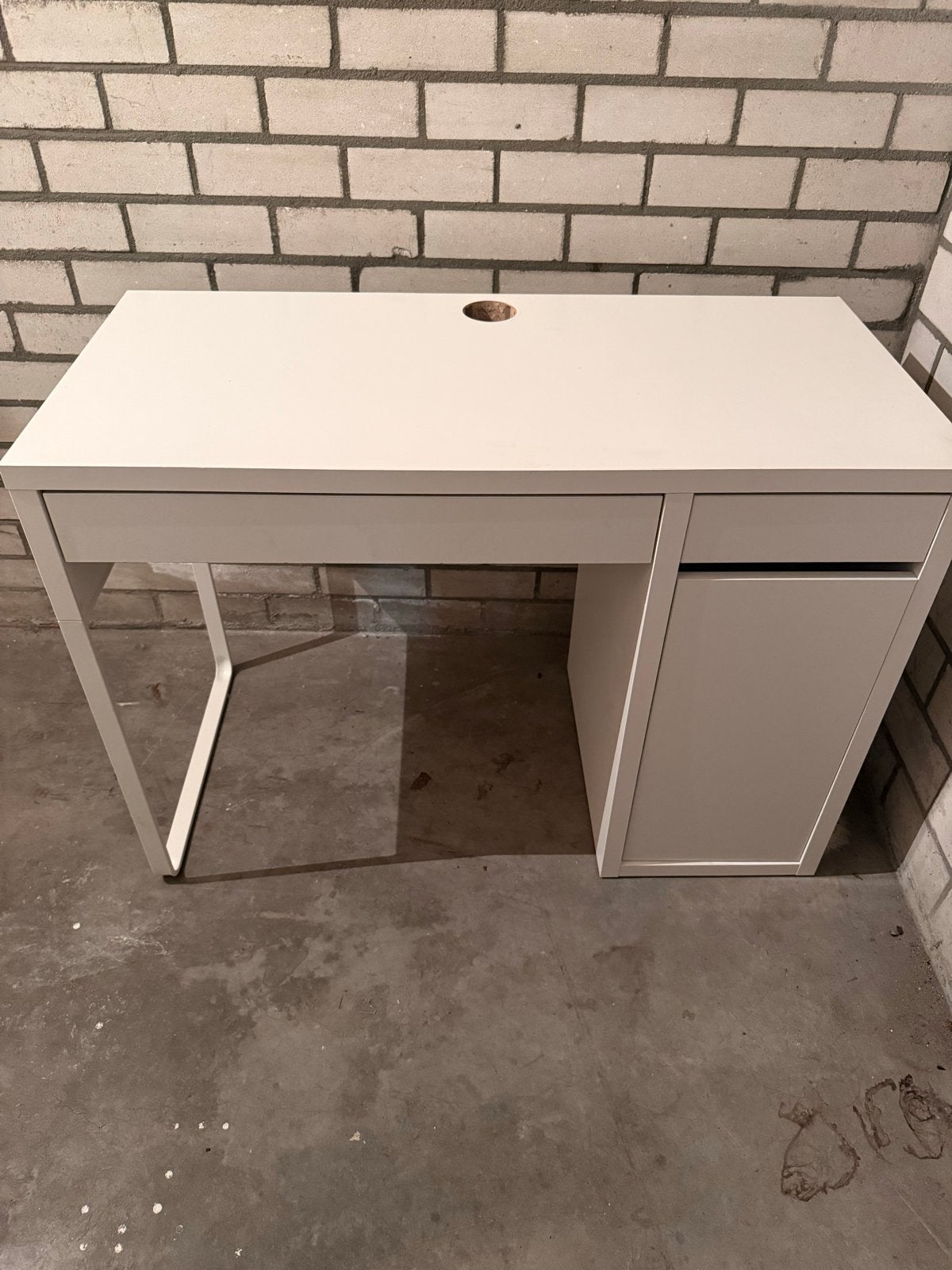IKEA MICKE Bureau wit met lade en kastje, Ophalen, Met lades, Spaanplaat of MDF, Zo goed als nieuw