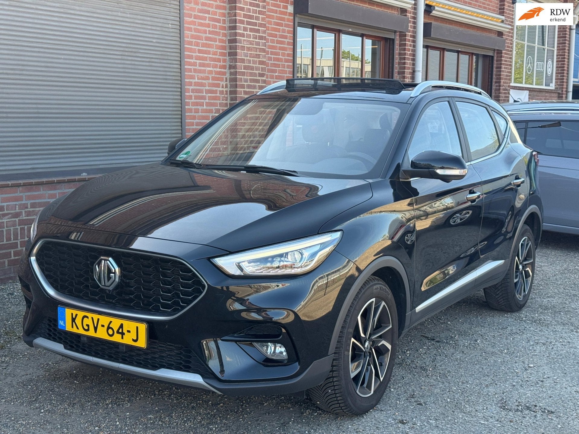 MG MG ZS PANORAMADAK LEDER 360 CAMERA UNIEK Garantie 2030!, Gebruikt, Euro 6, ZS, Zwart