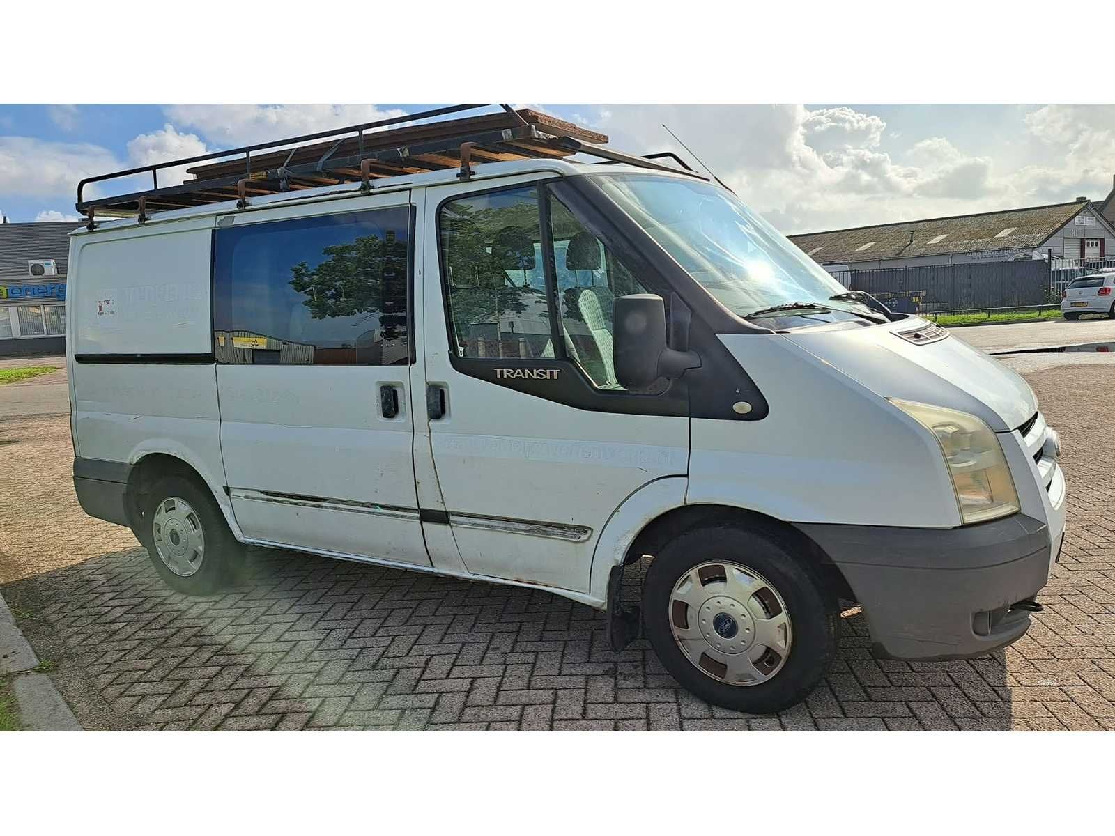 Ford - Transit - 260S 2.2 TDCI SHD DC - 35-VZB-3, Voorwielaandrijving, Gebruikt, 4 cilinders, 2000 kg