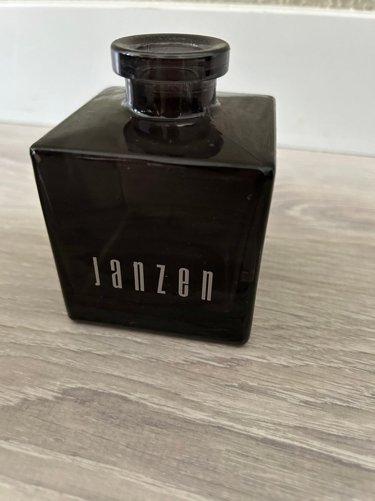 Gratis potje Janzen voor geurstokjes, Ophalen, Geurverspreider, Zwart, Glas