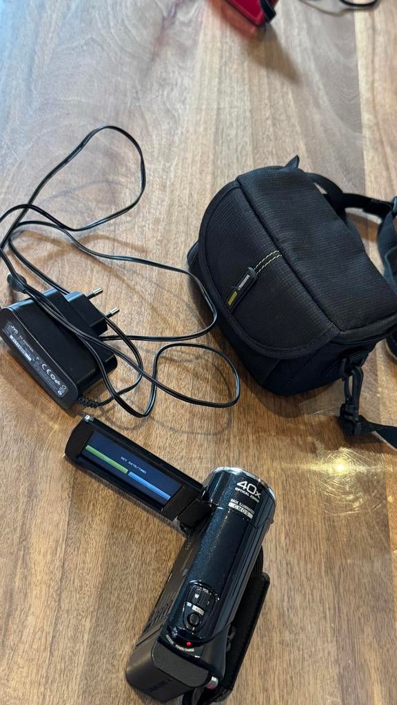 JVC Full HD Filmcamera met tas en oplader - Zo goed als nieu, Full HD, JVC, Ophalen of Verzenden, Zo goed als nieuw