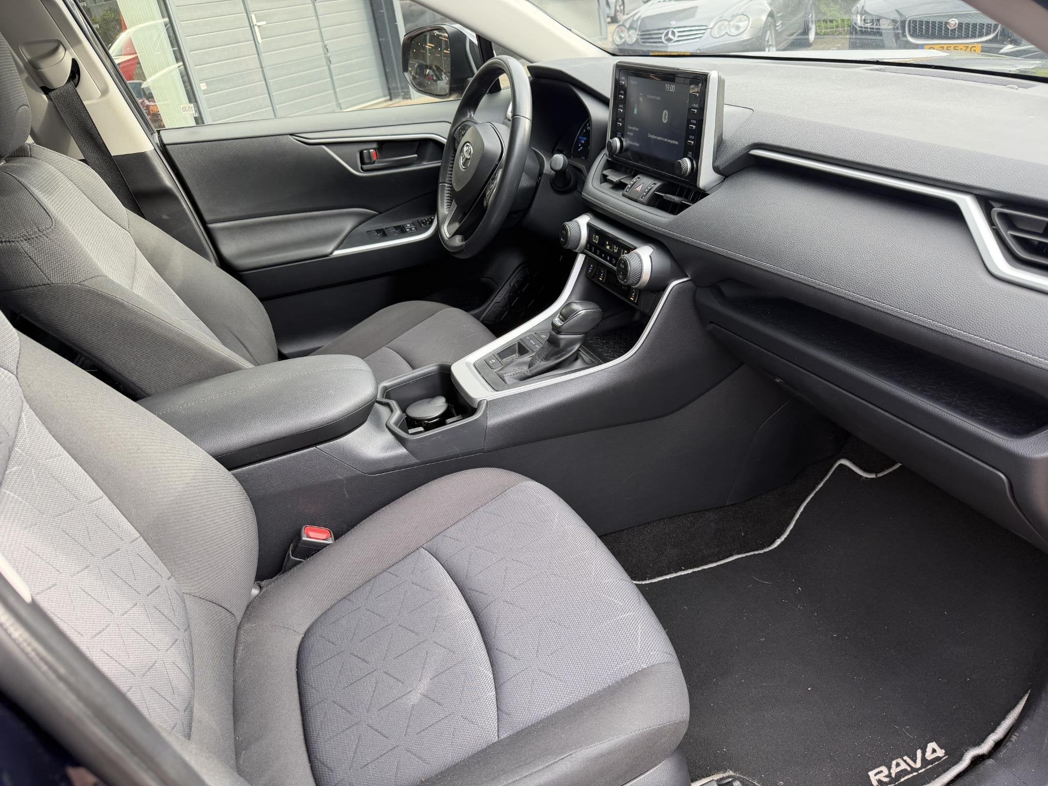 Toyota RAV4 2.5 Hybrid Business Plus APPLE CARPL/ANDROID AUT, Gebruikt, Euro 6, 4 cilinders, 2487 cc