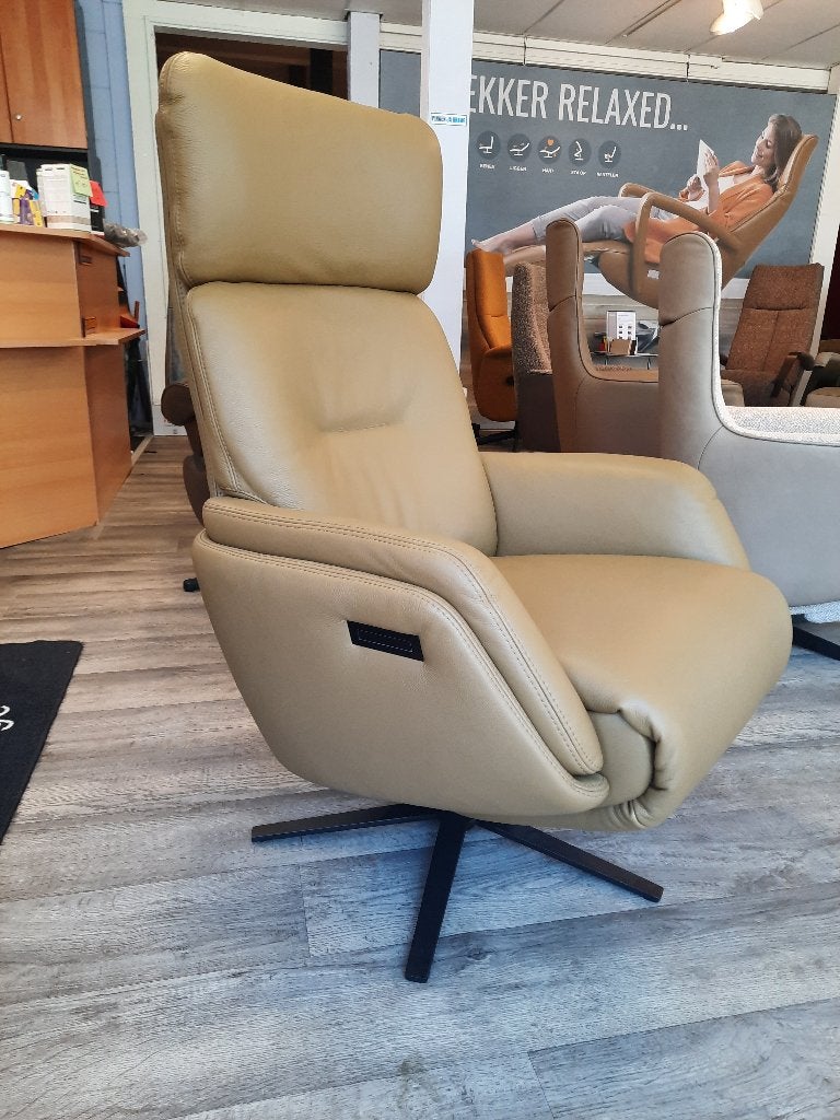 RELAXSTOEL TWICE PRO 269N VAN €4345,00 NU €2395,00, Ophalen, Nieuw, Leer, 50 tot 75 cm