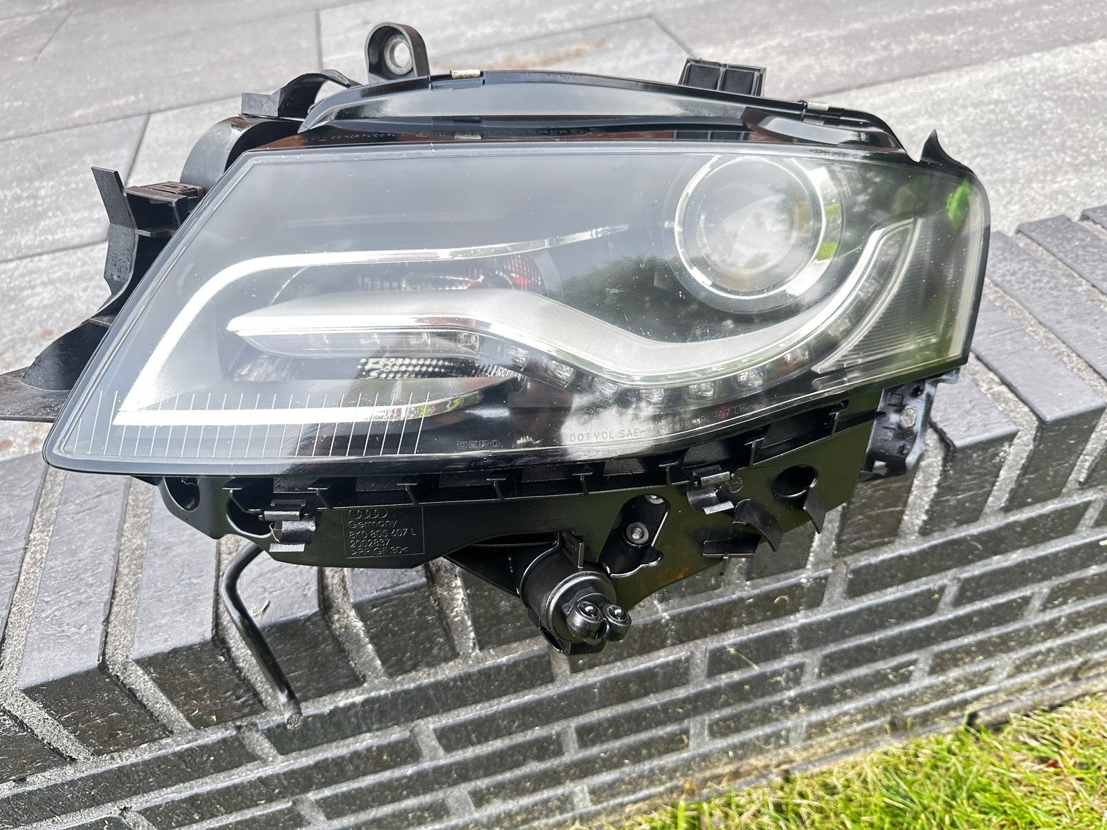 Audi a4 B8 Xenon LED Koplamp Links- Origineel en Compleet, Ophalen, Gebruikt, Audi