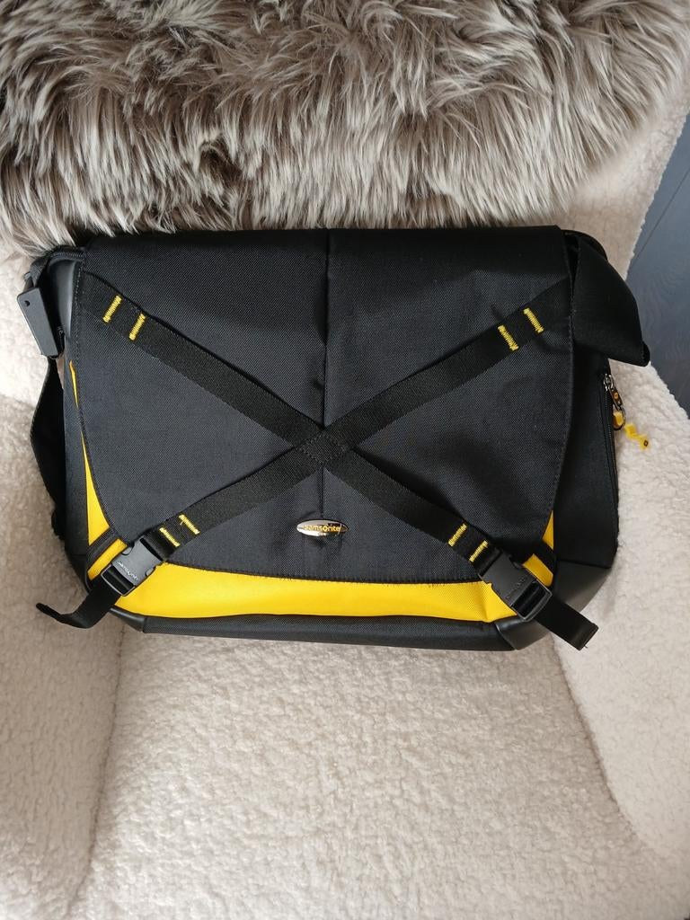 Samsonite laptoptas 17 inch., Computers en Software, Laptoptassen, Ophalen of Verzenden, 17 inch of meer, Nieuw, Schoudertas