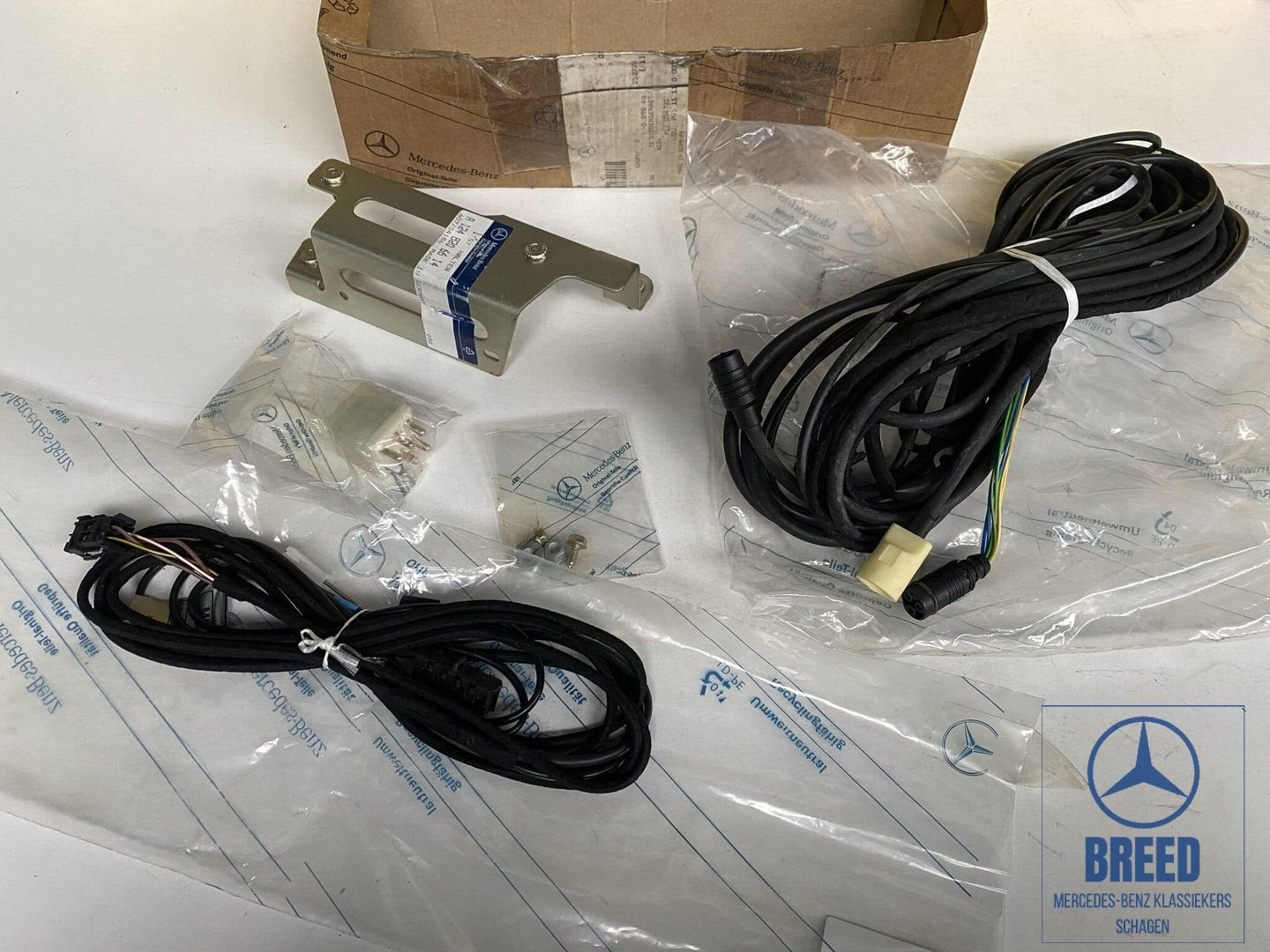NOS inbouwmateriaal comfortschakeling Mercedes-Benz W124, -, Nieuw, Ophalen of Verzenden, -