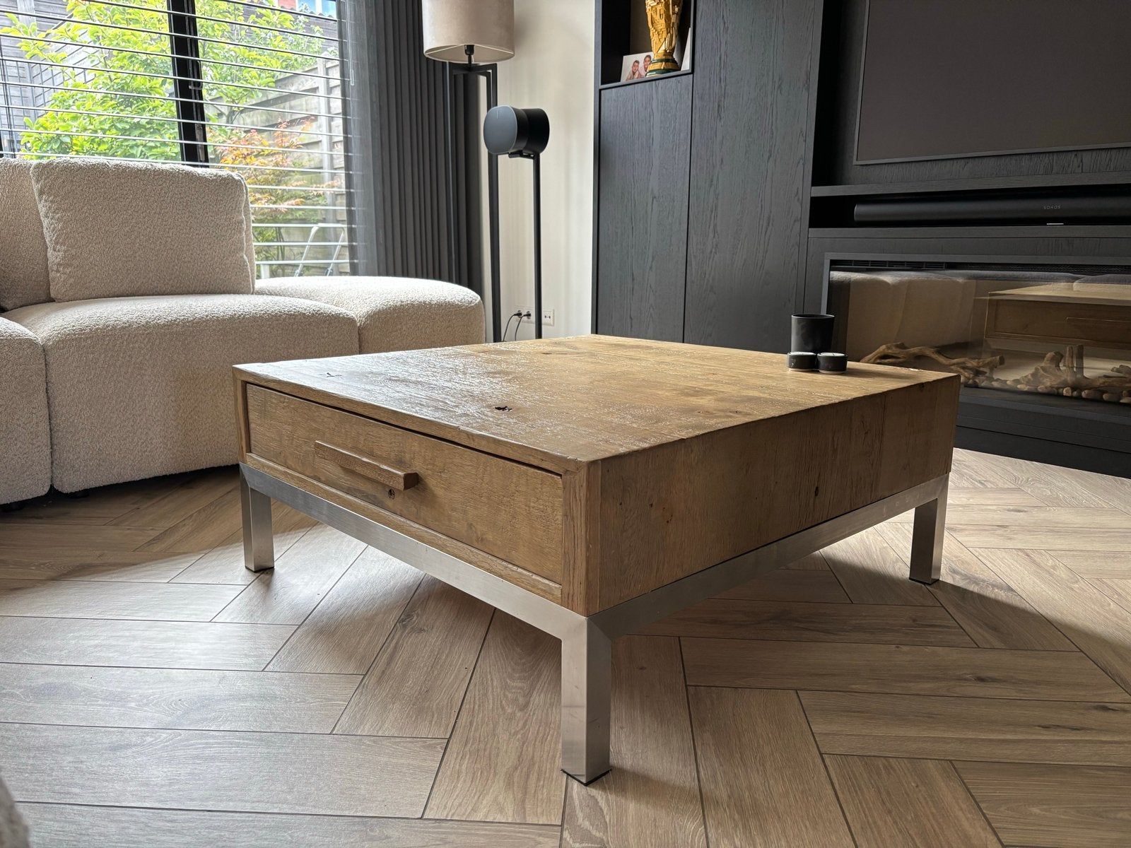 Salontafel eikenhout met lade en RVS onderstel